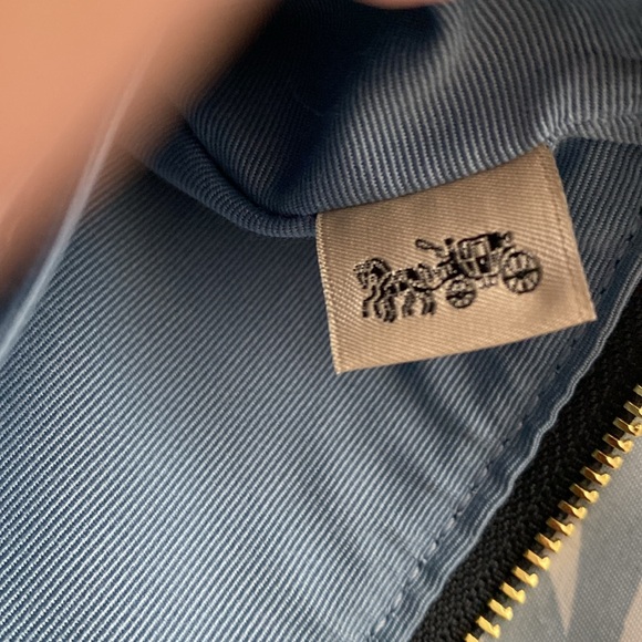 Coach leather corner zip wristlet - Picture 5 of 6